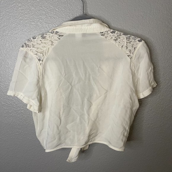 H&M Divided - White Crop Laced Button Up - Picture 2 of 3